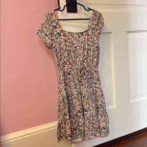 Tricia Girl Floral Short Sleeve Dress Size Small